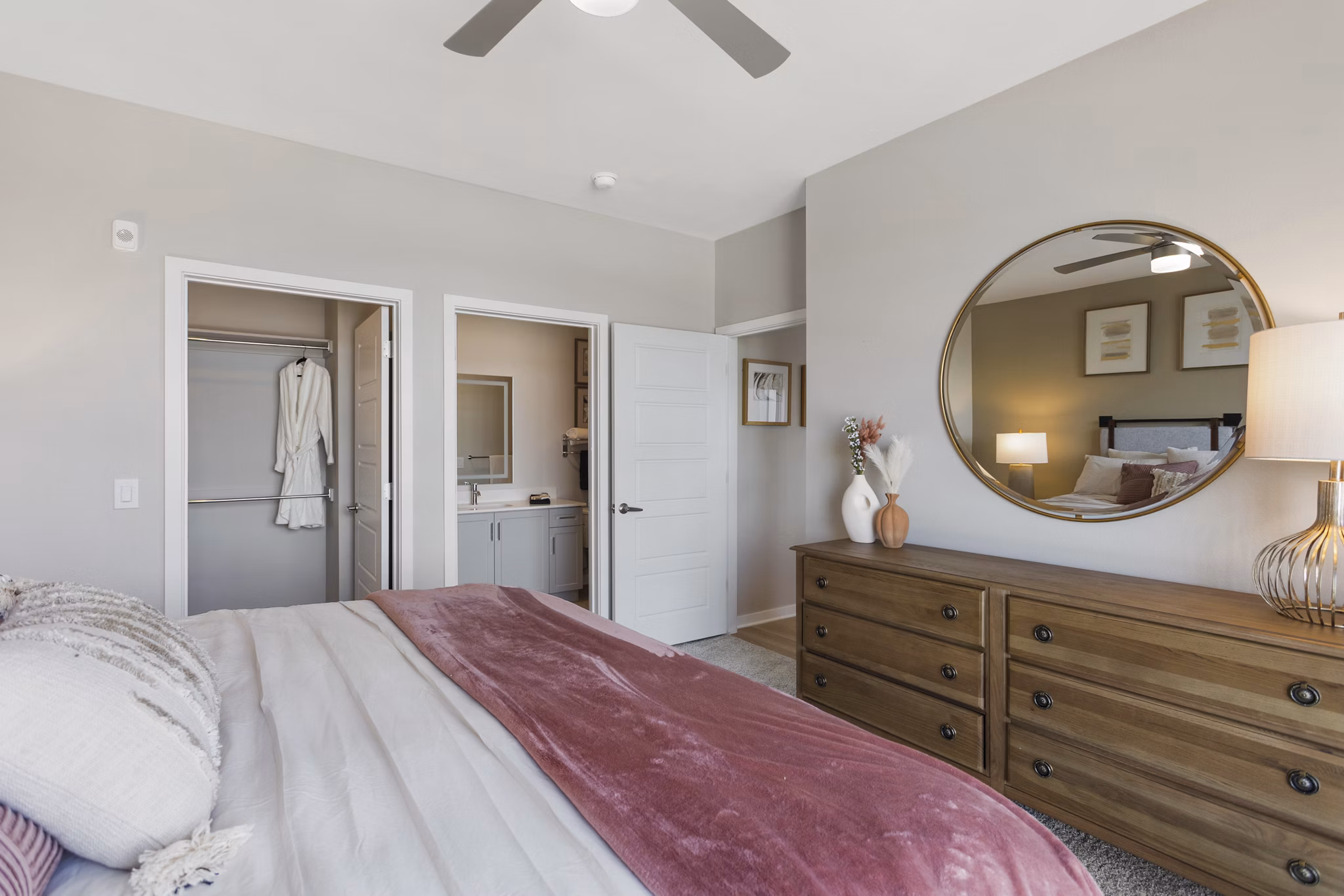 Alta Biltmore Apartments: Contemporary bedroom design with luxurious furnishings