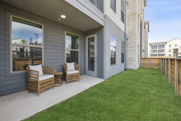 patio at Alta Center Point Apartments 