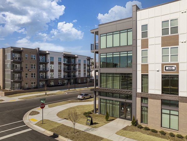 Alta Davis Apartments: Contemporary of luxury apartments in Raleigh
