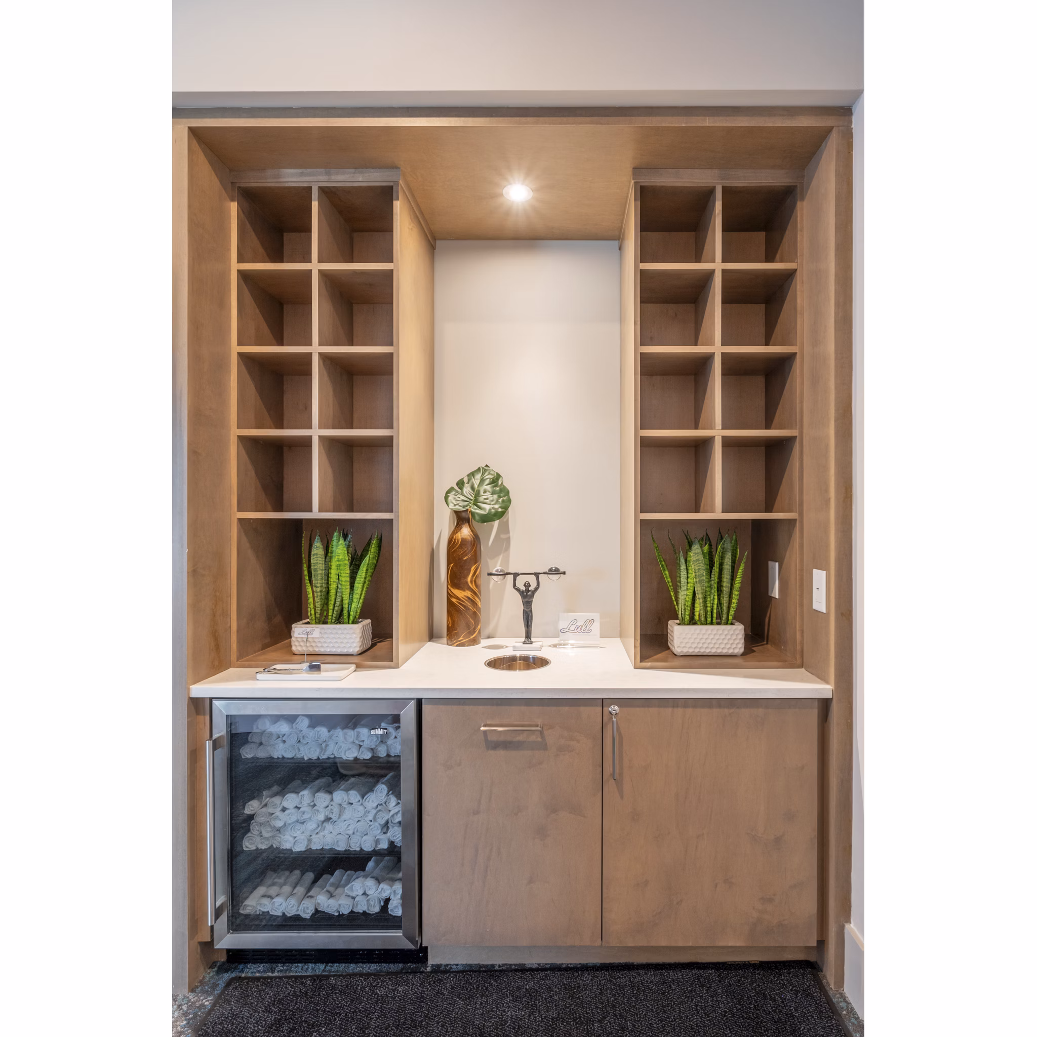 Fitness center with modern gym equipment at Alta Deco Apartments
