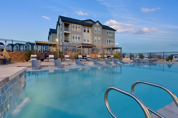 Alta Green Mountain Apartments: Luxury pool with mountain views at Alta Green Mountain Apartments