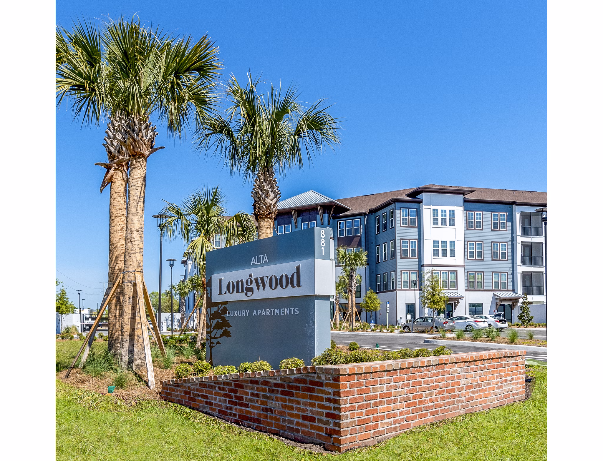 Alta Longwood Apartments: Stylish modern building in sought-after neighborhood