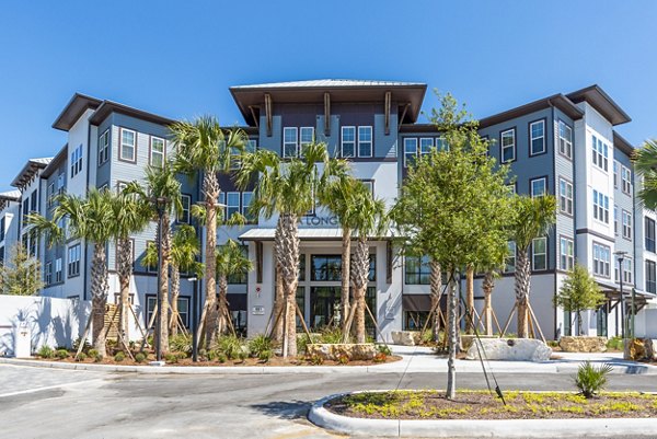Alta Longwood: Contemporary luxury apartments with sleek design in the heart of Longwood
