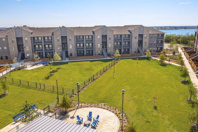 Alta Marine Creek: Contemporary luxury apartments in Fort Worth