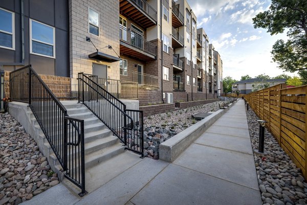 Alta Sloan's Lake: Luxury apartment building near Sloan's Lake offering modern architecture and panoramic city views in Denver