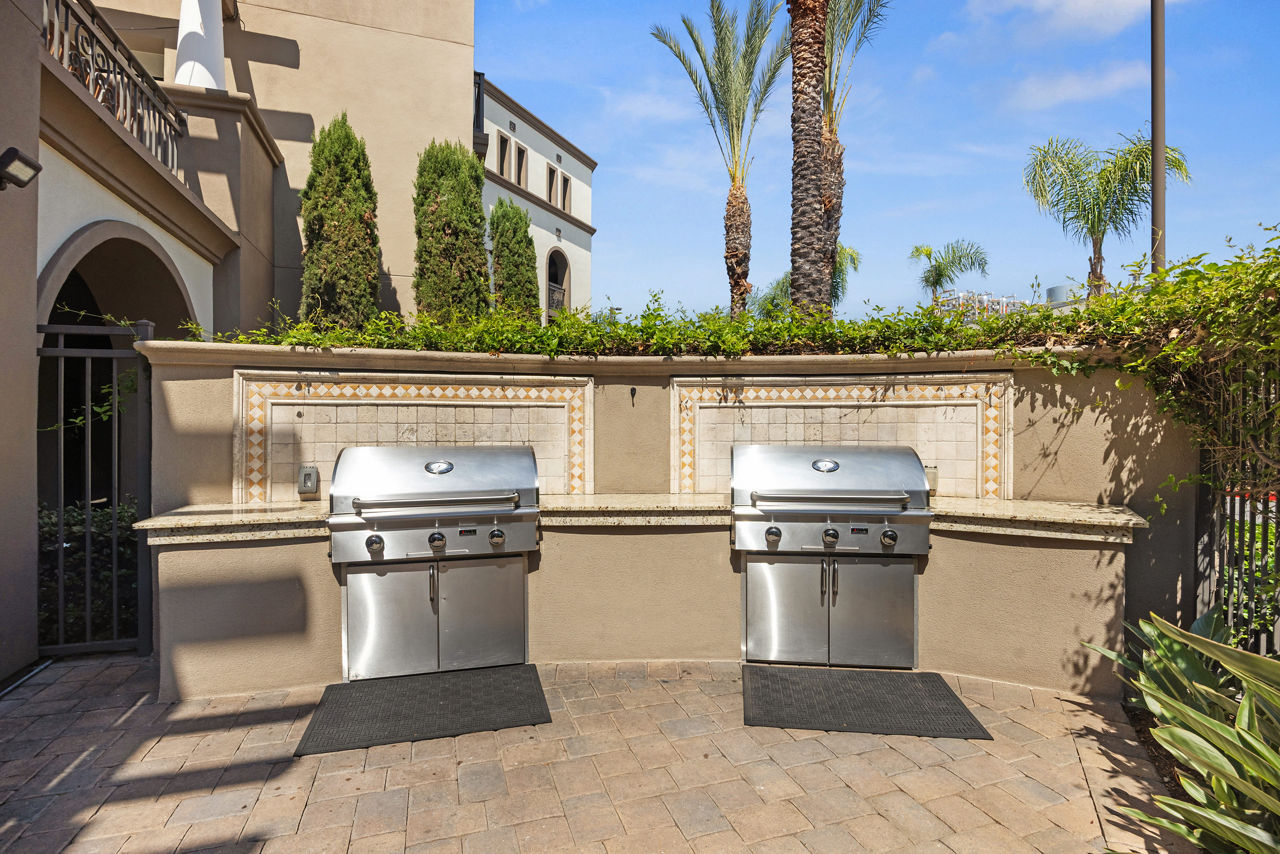 Grill area at Alta South Bay (1 of 2)