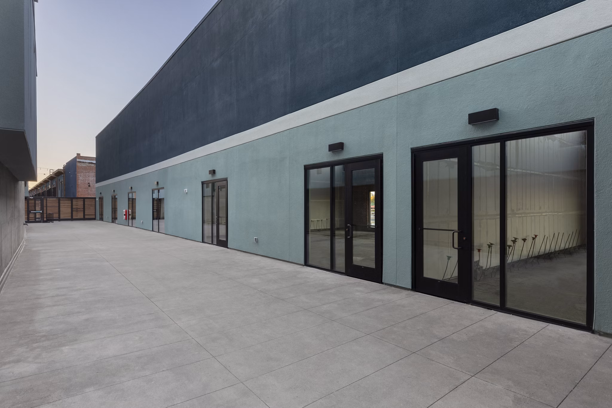 Alta Star Harbor Apartments: Contemporary building design at luxury waterfront location
