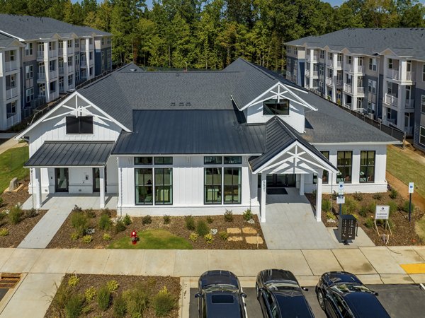 Alta Town Center: Modern apartment building in Central City