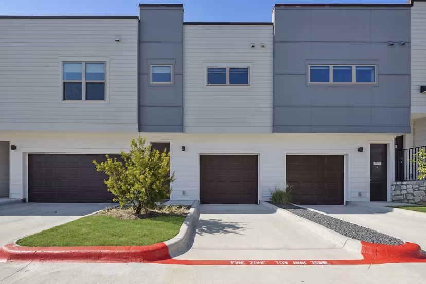 building at Alta Wildhorse Ranch Apartments