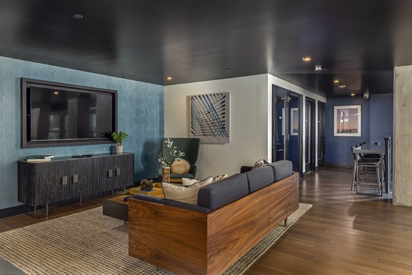 Club at The Brady: Luxurious high-rise apartments in a vibrant urban setting