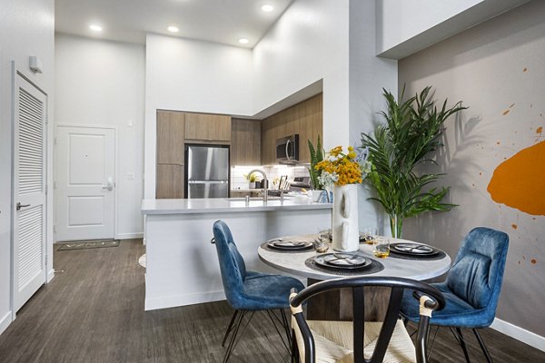 dining room at Jefferson Cenza Apartments