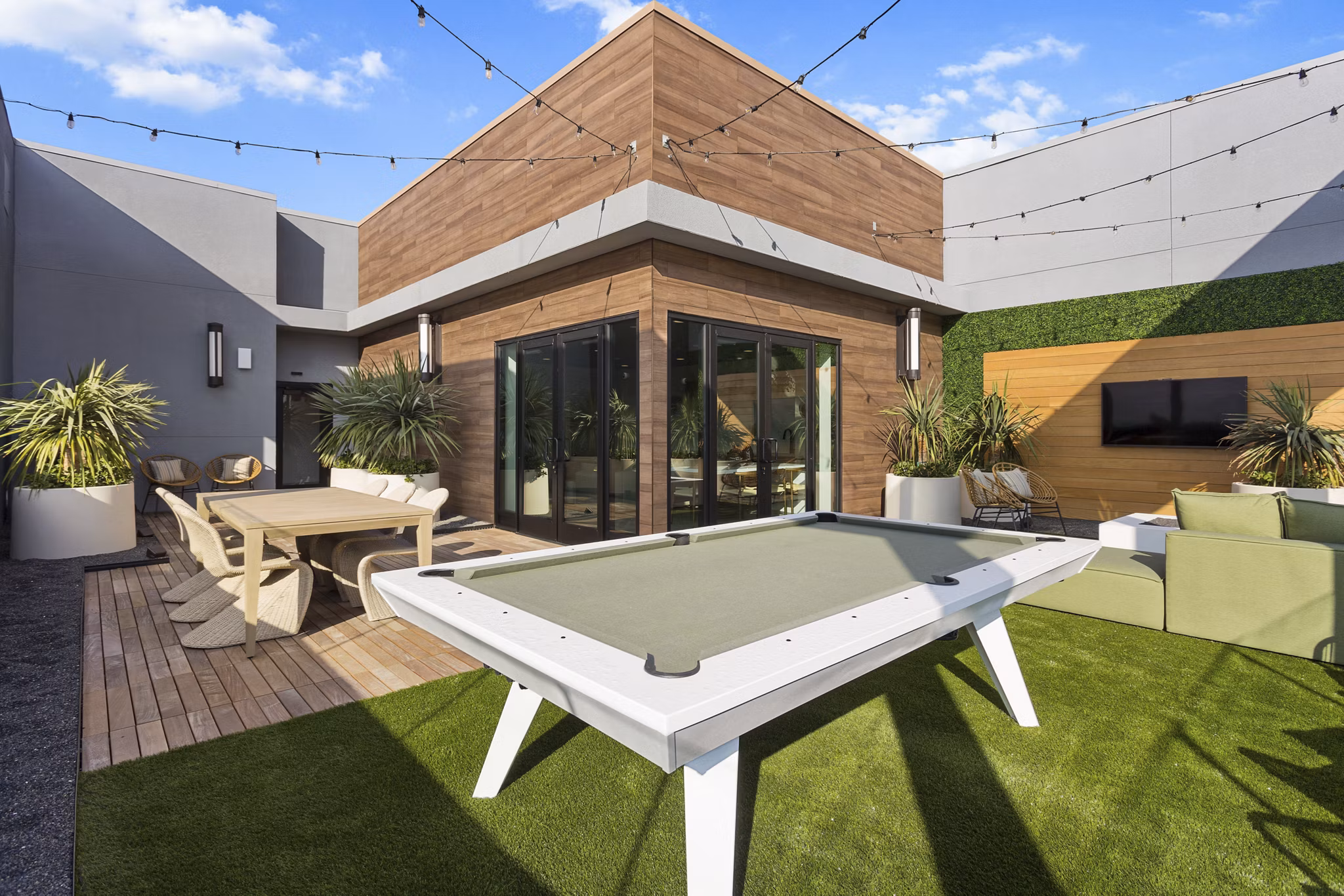 patio at Jefferson Cenza Apartments