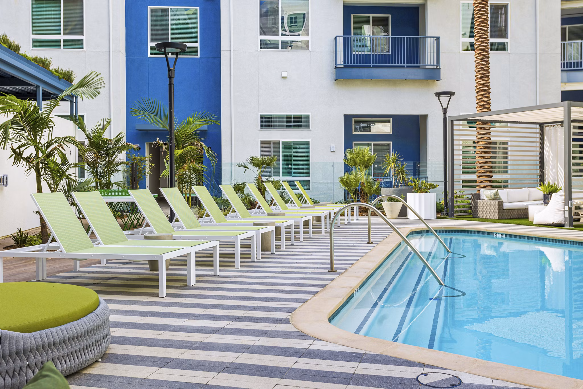 pool at Jefferson Cenza Apartments