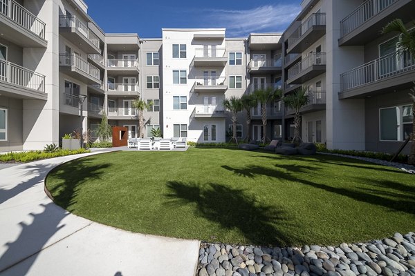 Novel Nona Apartments: Contemporary of luxury apartments in vibrant Orlando neighborhood