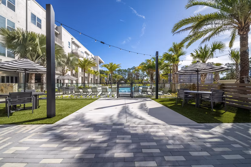 Novel Nona: Elegant of luxury apartments in vibrant Orlando neighborhood