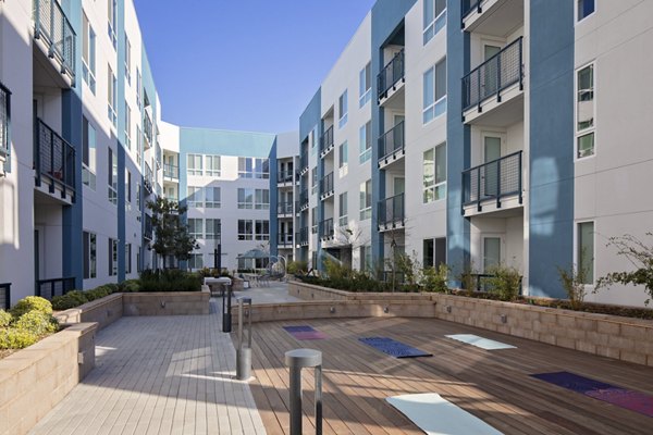 Exterior at Lantana at Milpitas Station Apartment