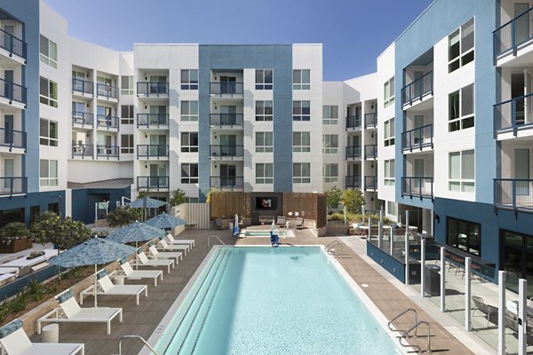 Pool at Lantana at Milpitas Station Apartment