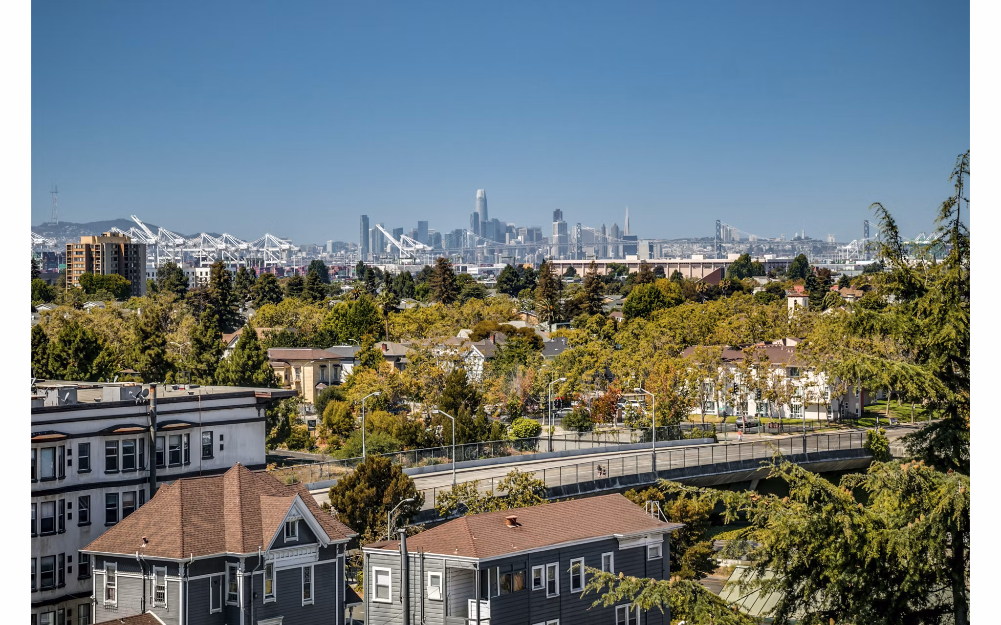 Lantana Uptown: Stylish of luxury apartments in vibrant Oakland neighborhood