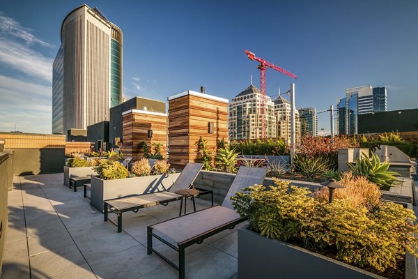 Patio at Lantana Uptown