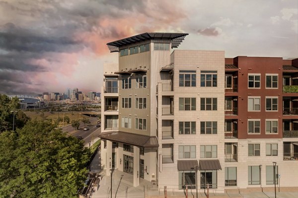 Luxe at Mile High: Stunning of luxury apartments in vibrant Denver neighborhood