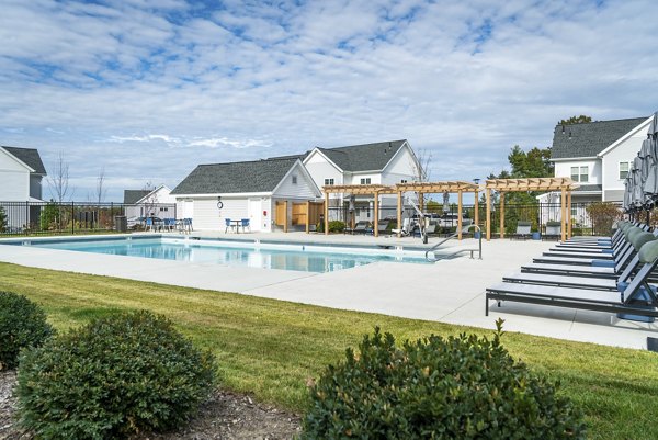 Pool at The Madison at Marshfield