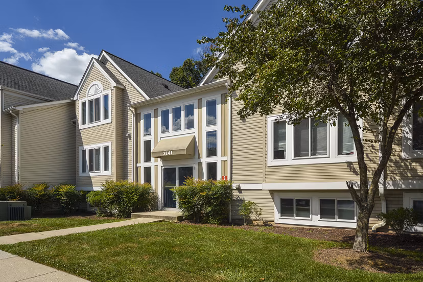 Orchard Park Apartments: Luxurious modern architecture in a prime urban setting