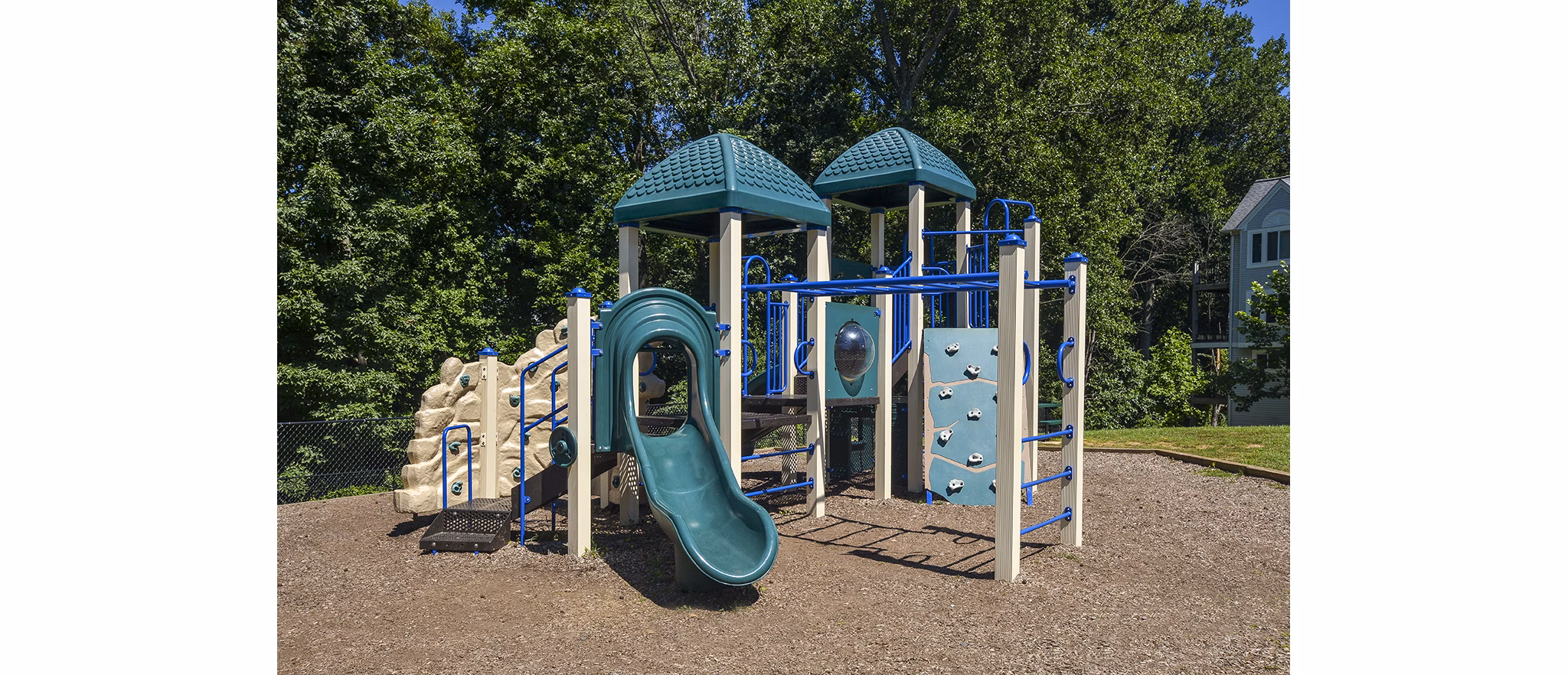 Orchard Park Apartments: Modern luxury building in a vibrant community setting