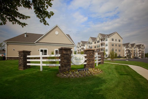 The Park at Walnut Ridge: Contemporary building design in luxury apartment community