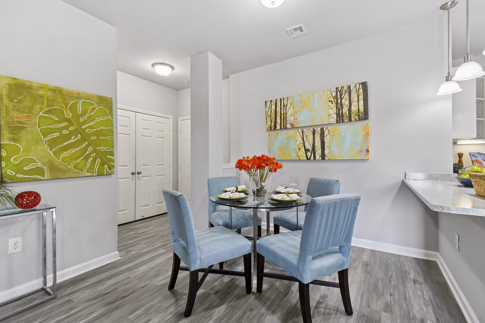 dining room at The Park at Walnut Ridge Apartments