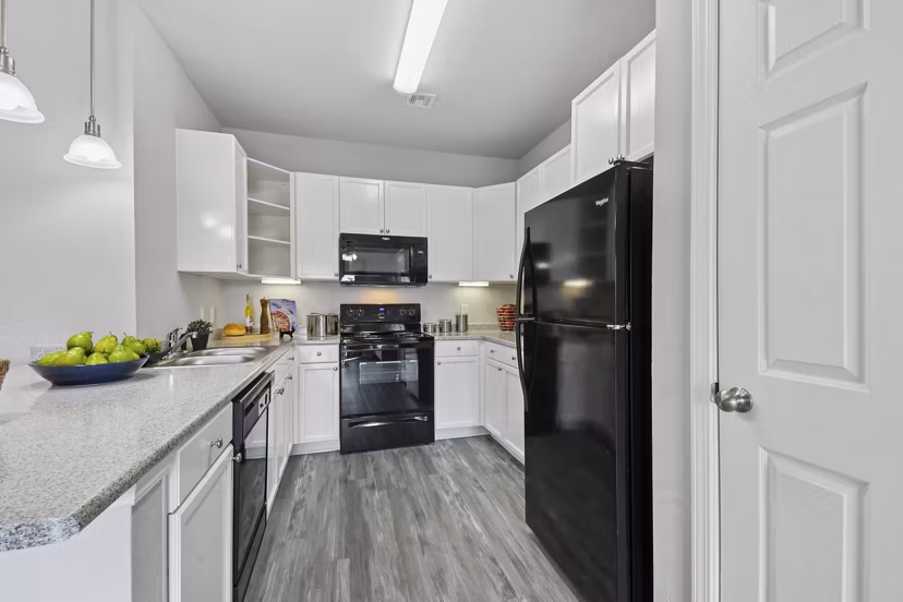 kitchen at The Park at Walnut Ridge Apartments