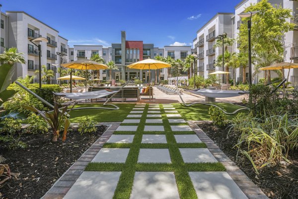 Solara Apartments: Modern luxury apartments in a vibrant neighborhood
