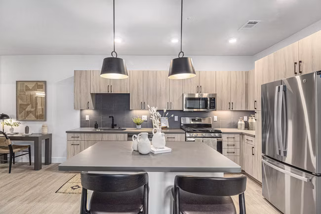 dining room at Solana Central Park Apartments 