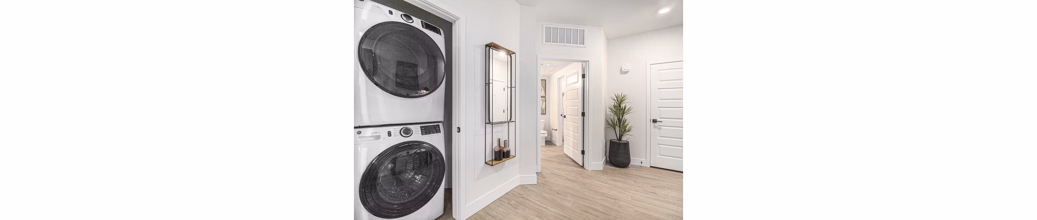 laundry facility at Solana Central Park Apartments 