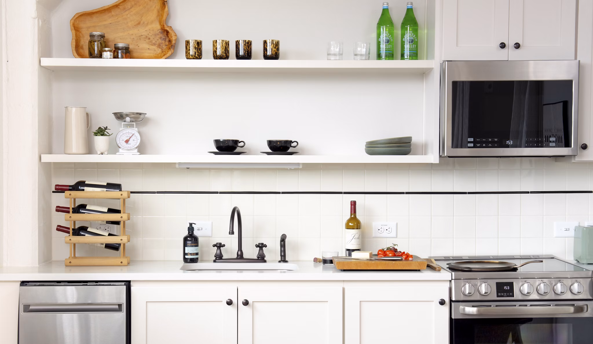 kitchen at Storehouse Nine Apartments