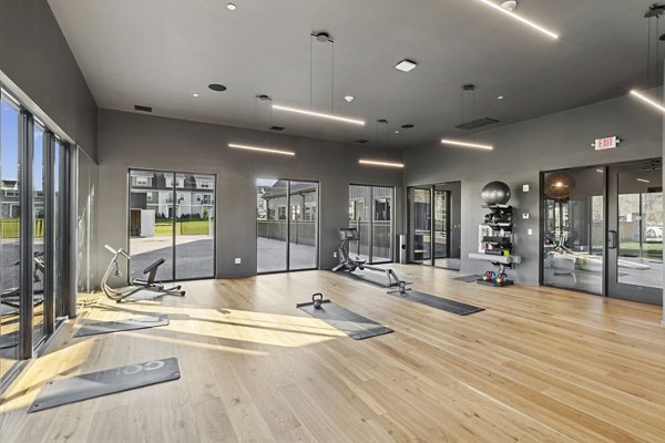 fitness center at Springside Middletown Apartments