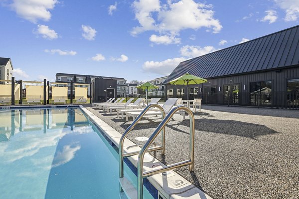 pool at Springside Middletown Apartments