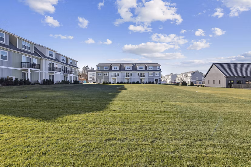 recreational area at Springside Middletown Apartments