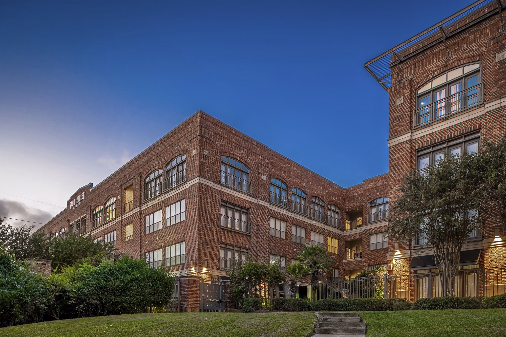 exterior at Sabine Street Lofts