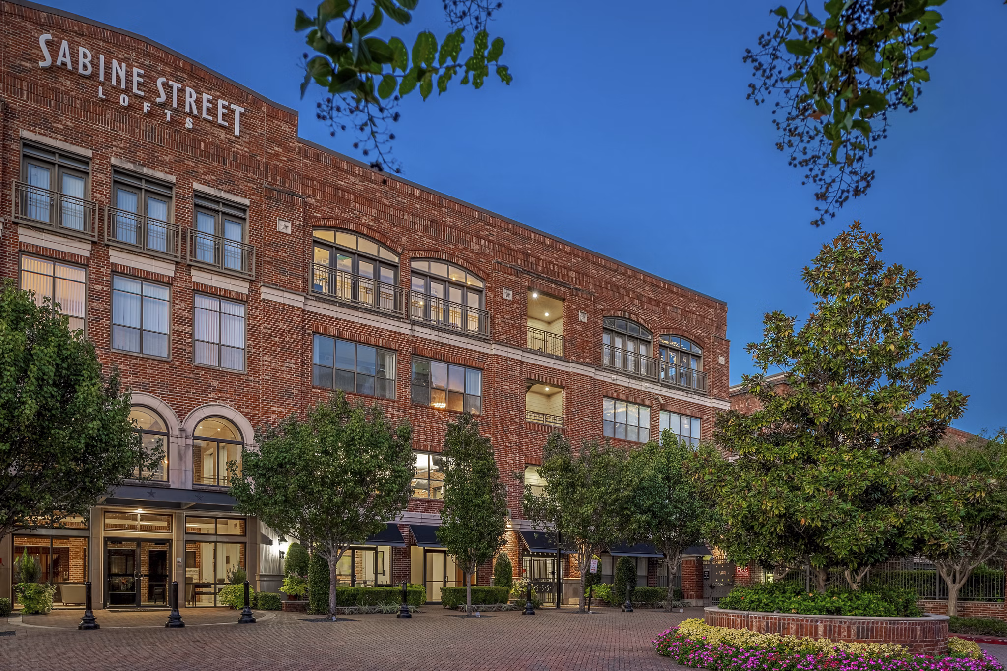 exterior at Sabine Street Lofts