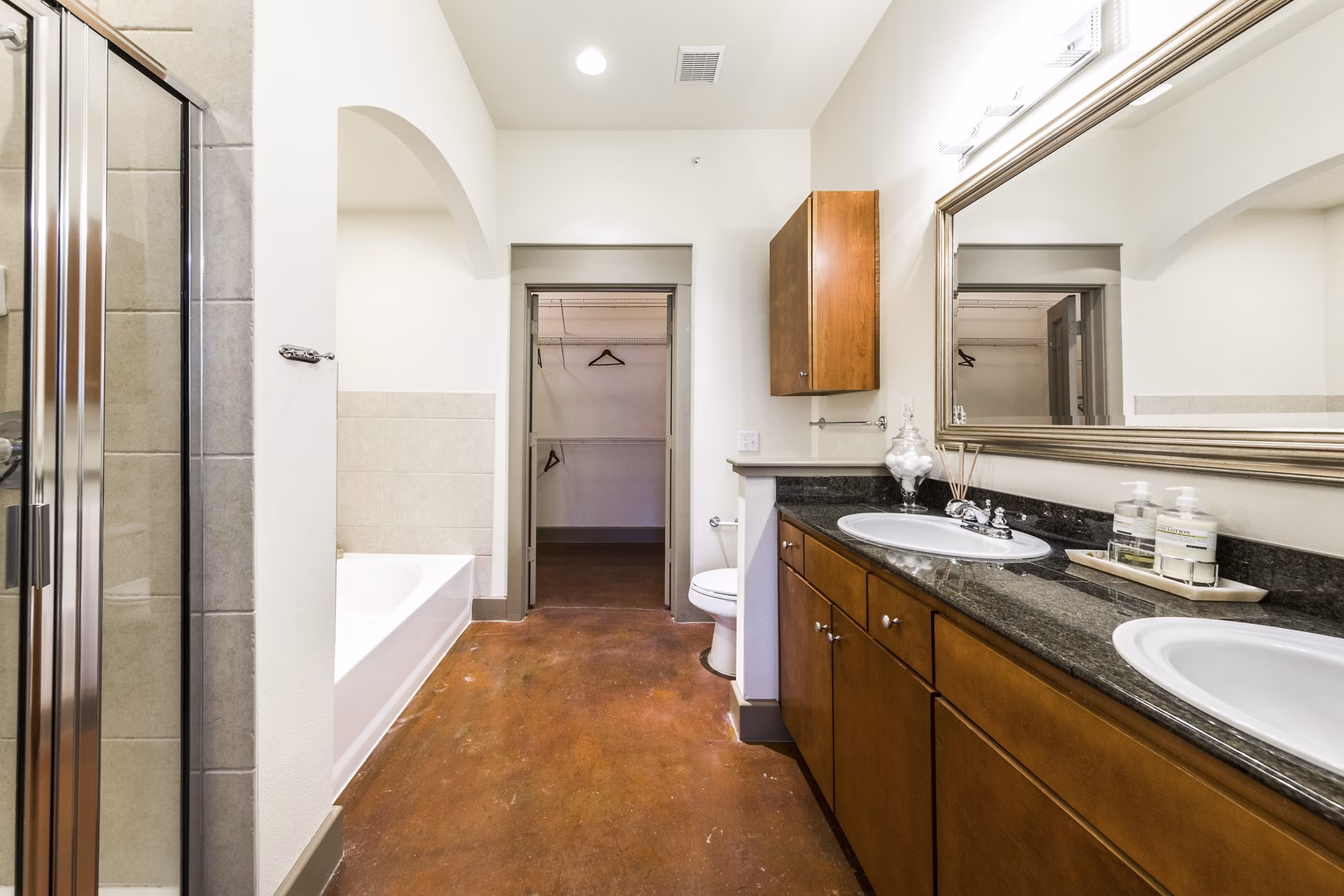 bathroom at Sabine Street Lofts