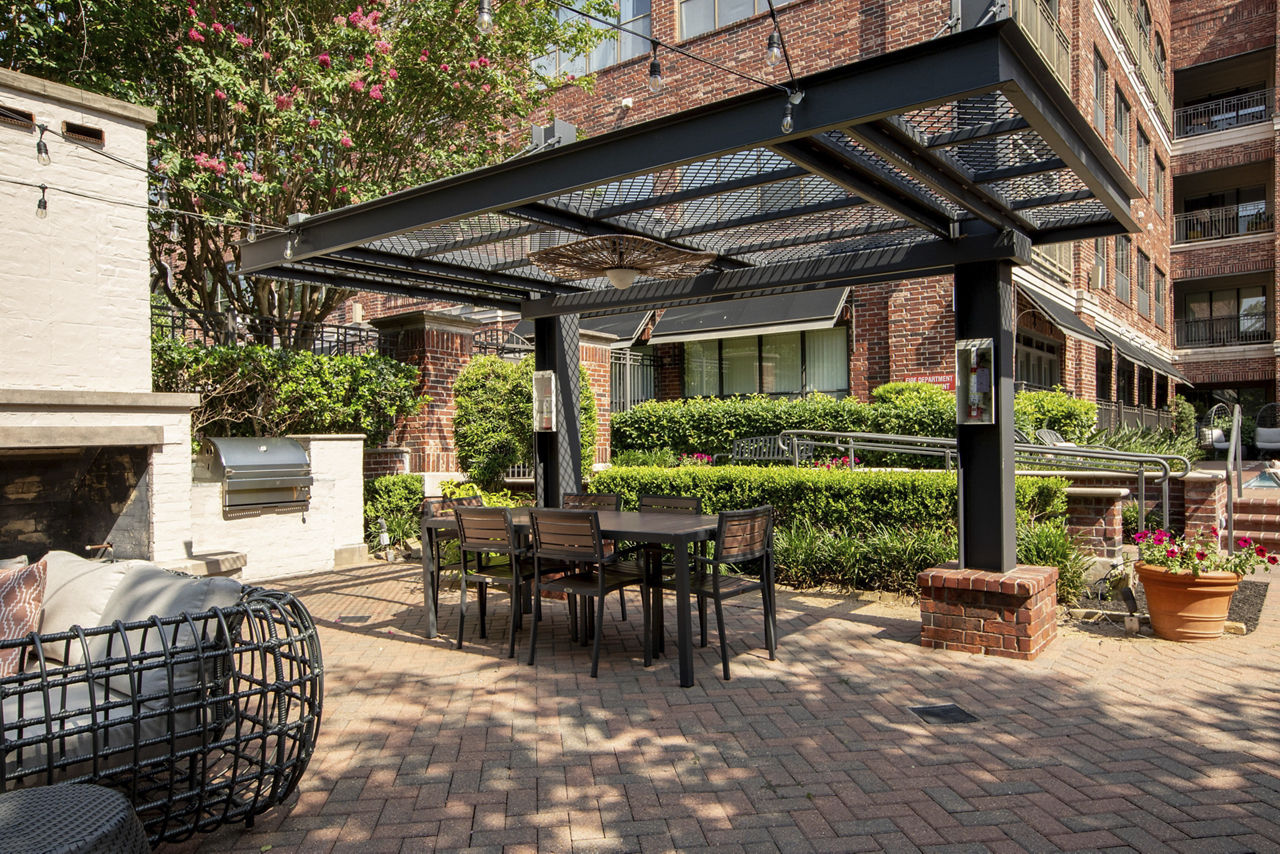 Grill area at Sabine Street Lofts (2 of 2)