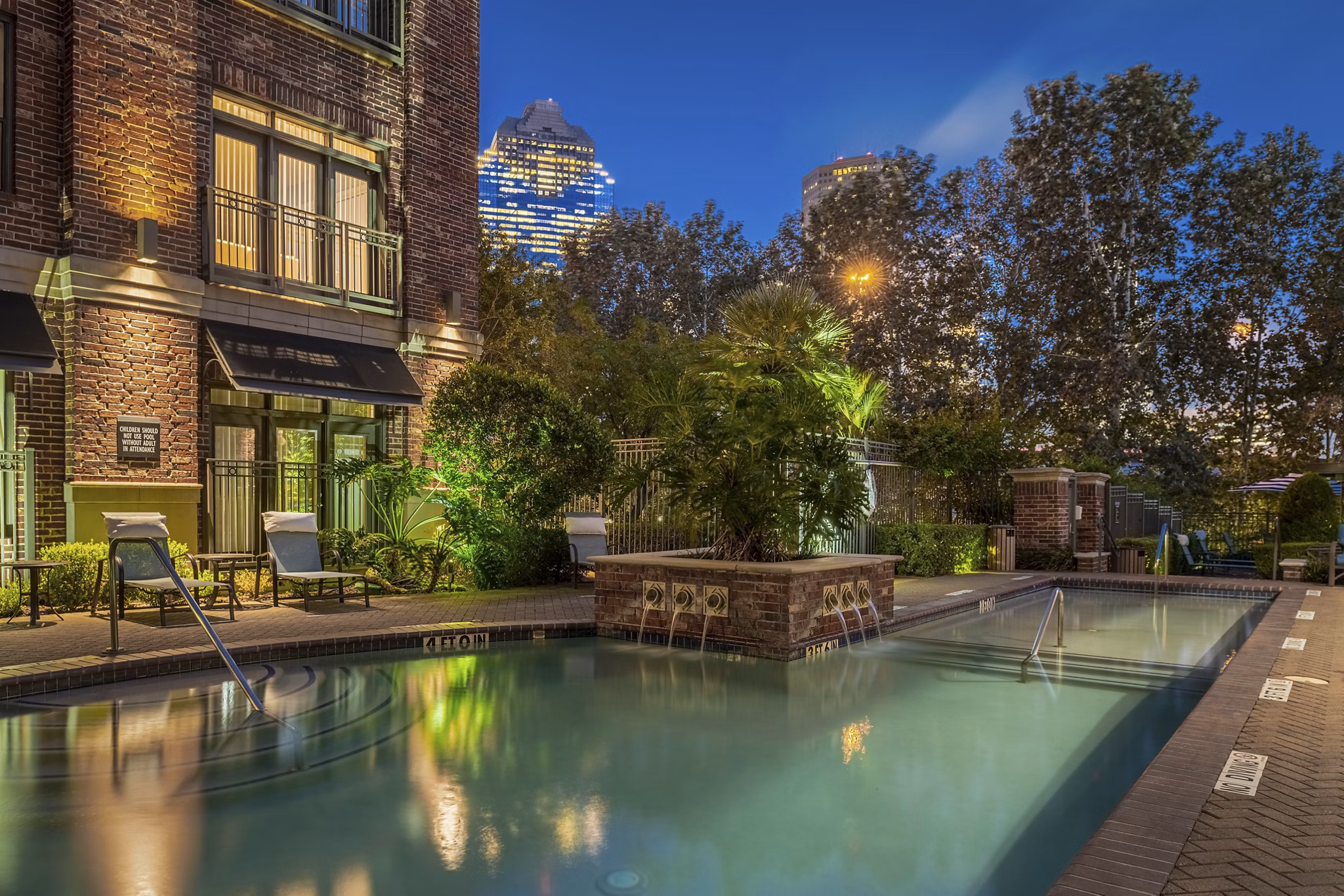 pool at Sabine Street Lofts