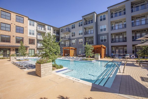 pool at Lenox at the Grid Apartments