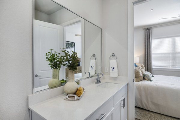 bathroom at Yardly Elevon Apartments 
