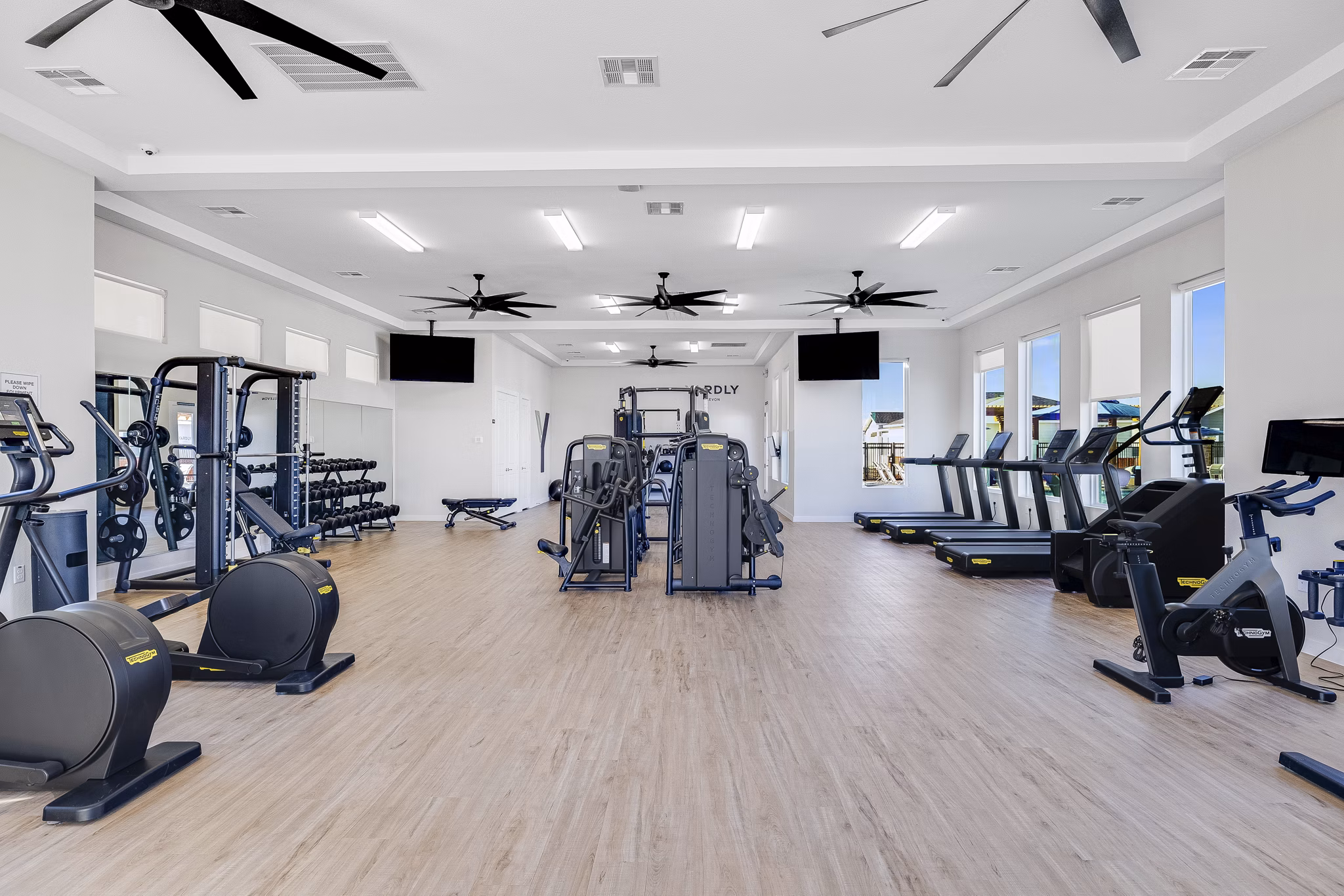 fitness center at Yardly Elevon Apartments 