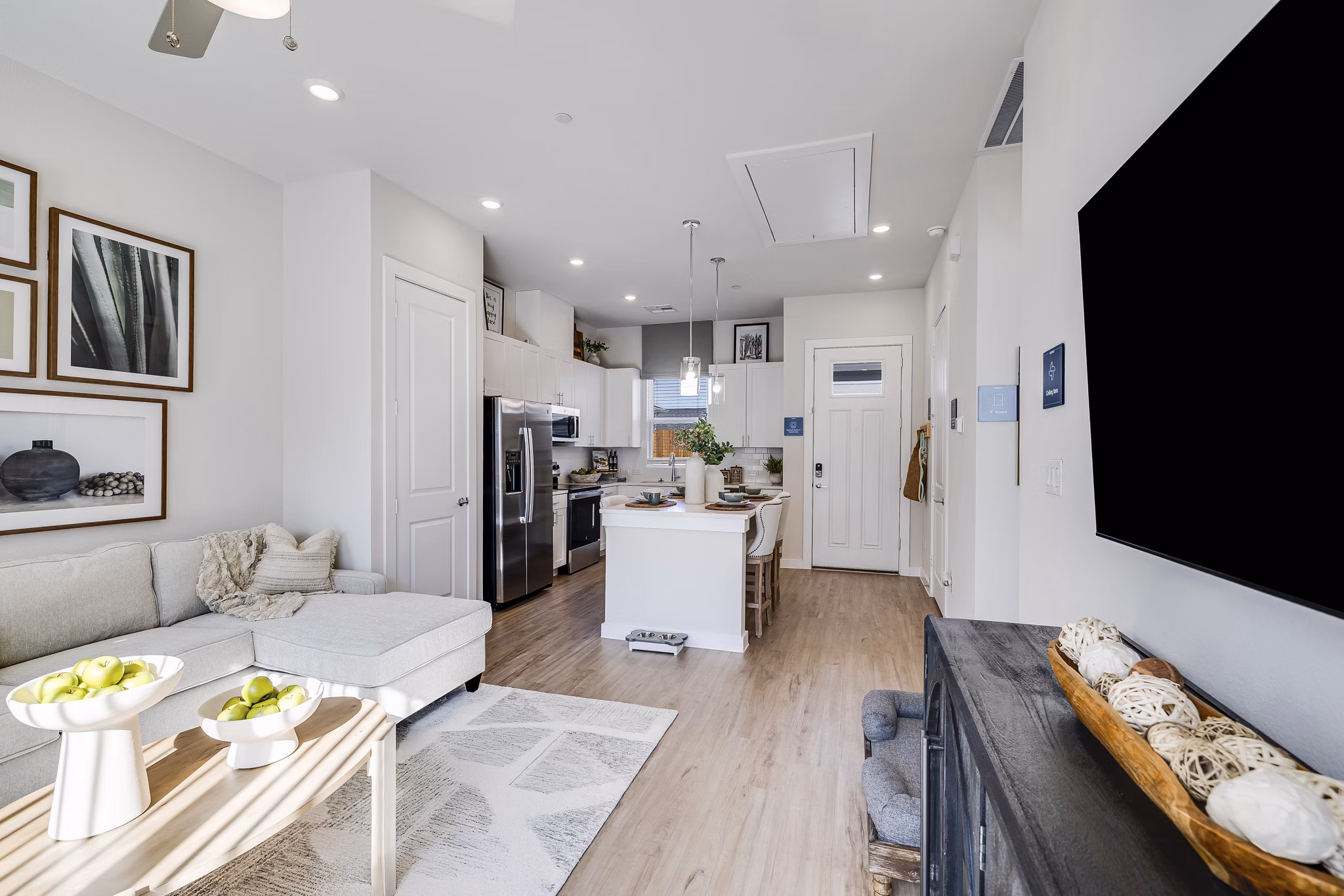 living room at Yardly Elevon Apartments 