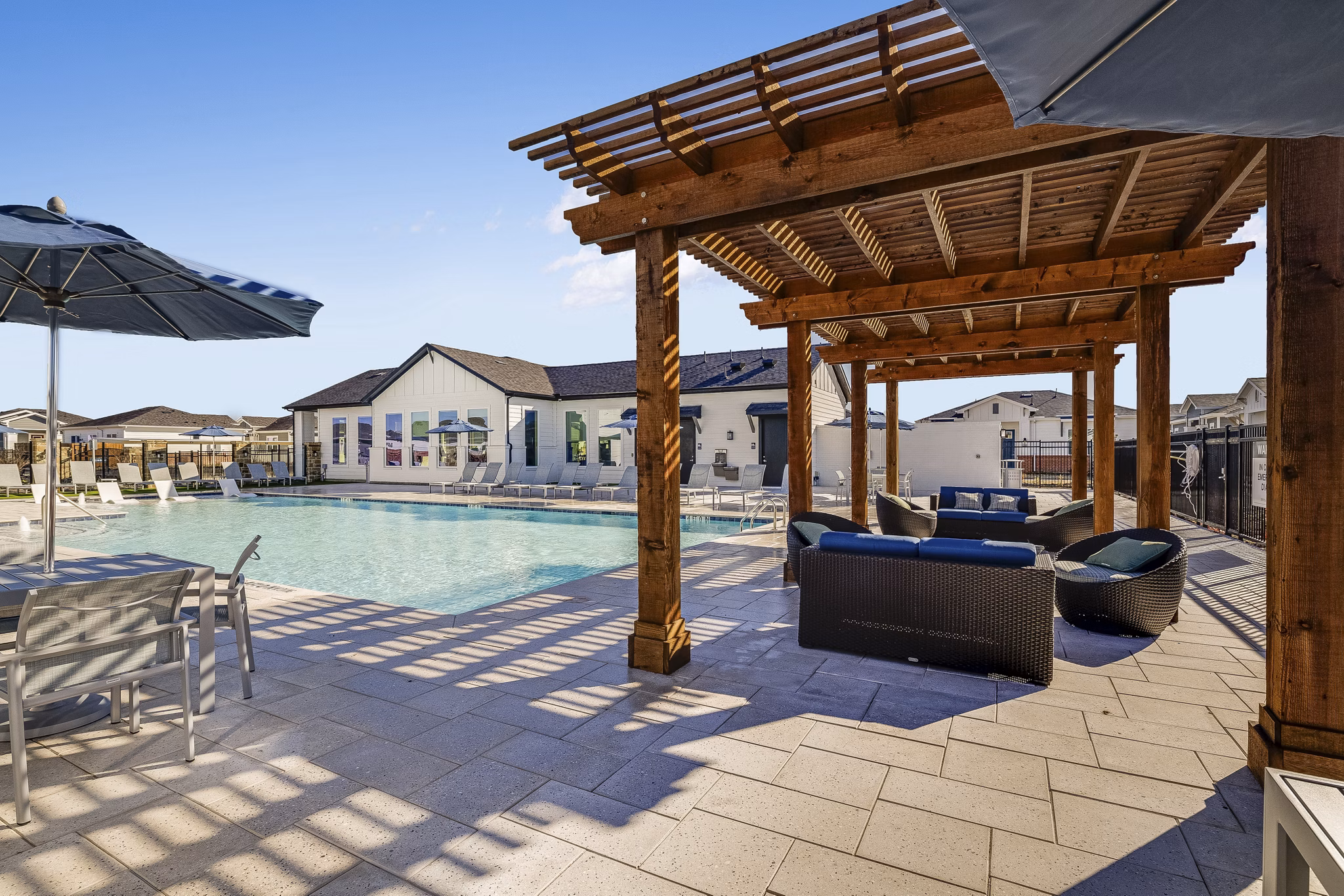 pool at Yardly Elevon Apartments 