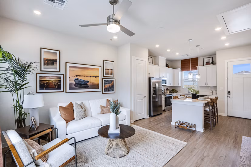 living room at Yardly Elm Apartments 