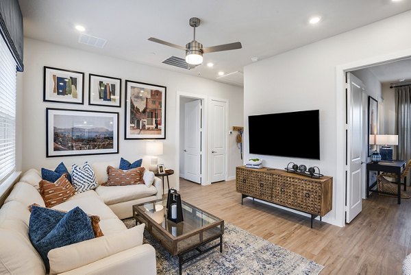 living room at Yardly Elm Apartments 