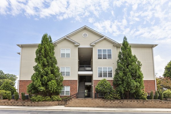 exterior at Westmont Commons Apartments